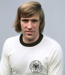 Нетцер в форме сборной ФРГ