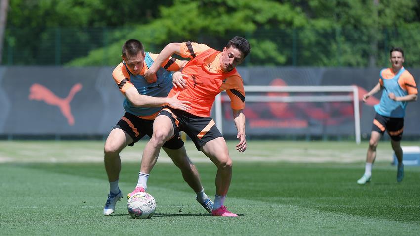 Жорстке тренування / ФК ШАХТАР