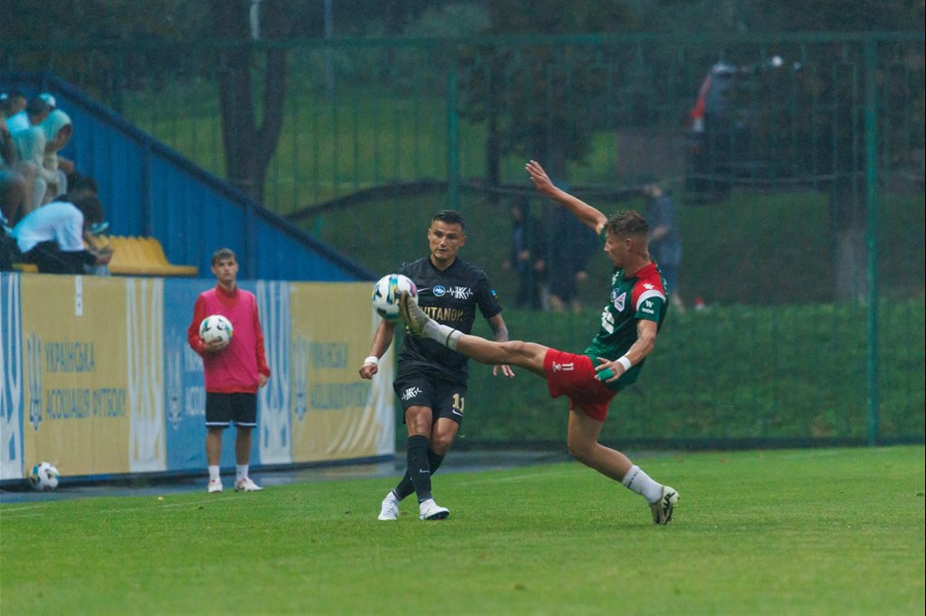 Максим Третьяков проти Олексія Сахненка в 1/32 фіналу Кубка України / Фото: ФК Колос