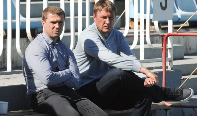 Болельщиков в Киеве было мало, но на матч команды Хацкевича пришел и.о. главного в Динамо, Сергей Ребров (слева), fcdynamo.kiev.ua