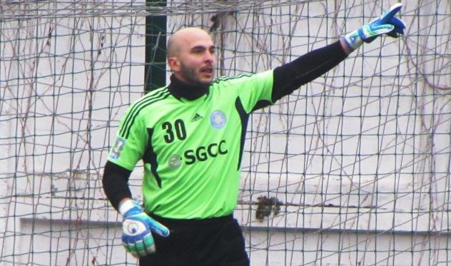 Дмитрий Козаченко играл в "Насафовском" свитере. Фото Артура Валерко, Football.ua.