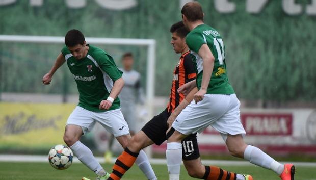 Шевчук (слева) вырвал победу для оболонцев, фото shakhtar.com