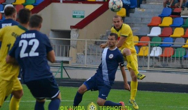 Точный удар Захаревича (в центре) положил начало первой в сезоне победе Нивы, фото fcnyva.com