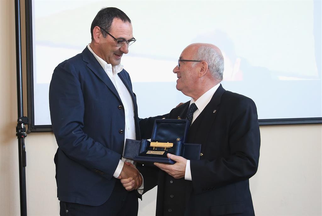 Маурицио Сарри получает Золотую скамью, Gettyimages