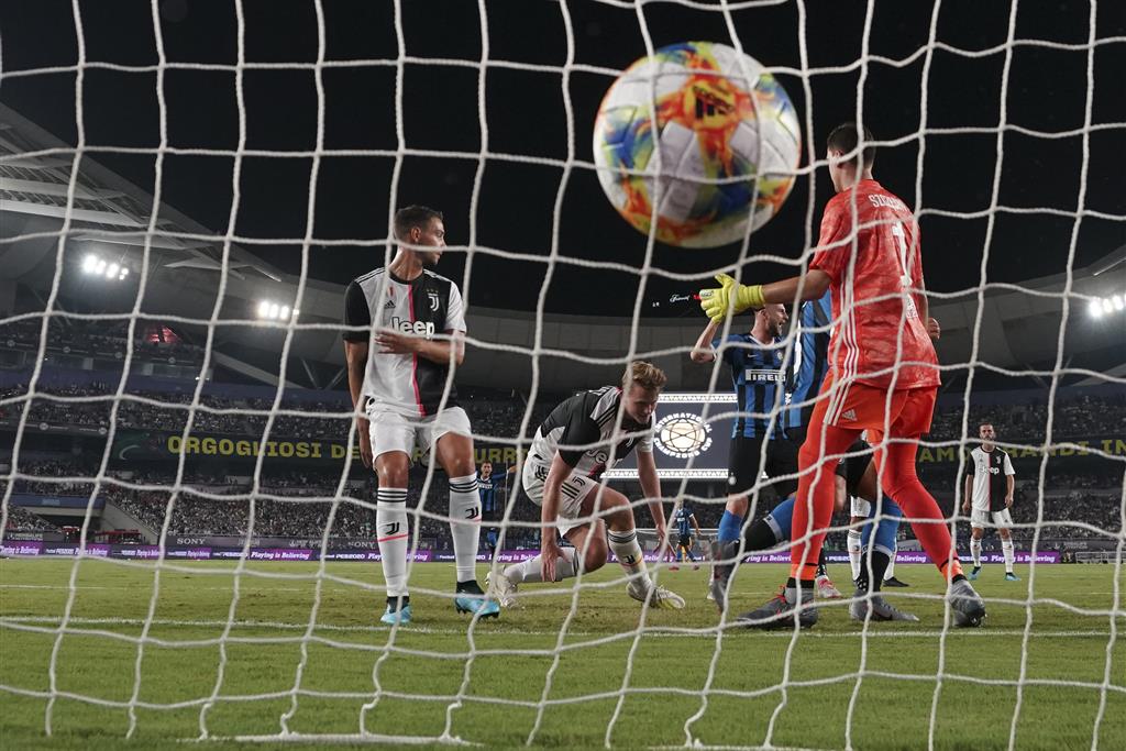 Автогол Маттейса де Лигта, Getty Images