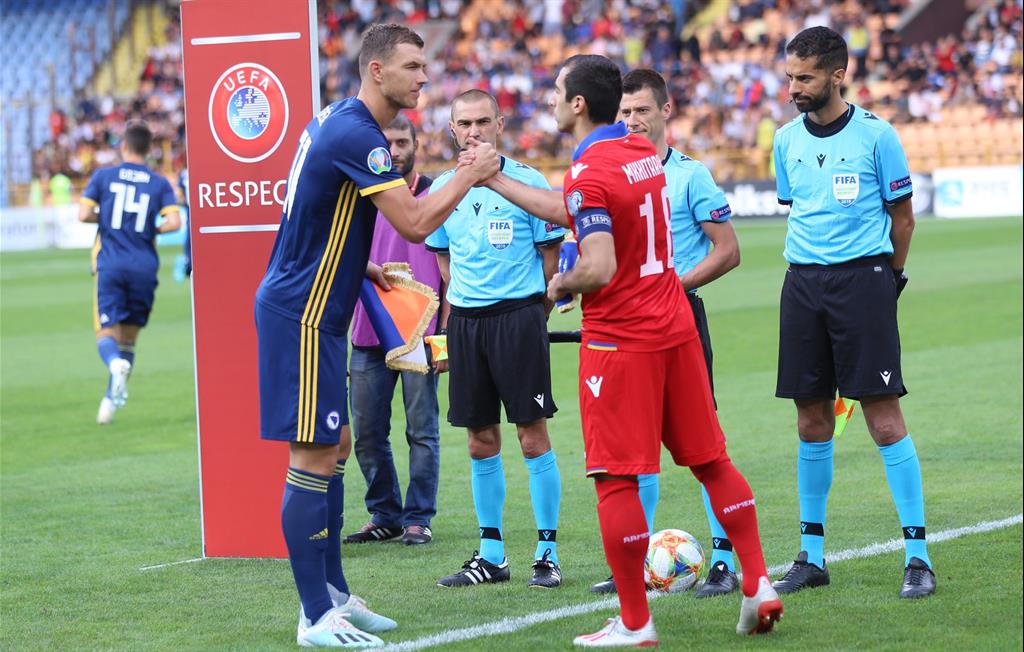 Эдин Джеко и Генрих Мхитарян, фото twitter.com/ASRomaEN