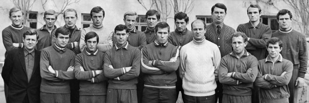 Кімалов у верхньому ряду четвертий справа; Дерев’яга — перший справа Кімалов у верхньому ряду четвертий справа; Дерев’яга — перший справа