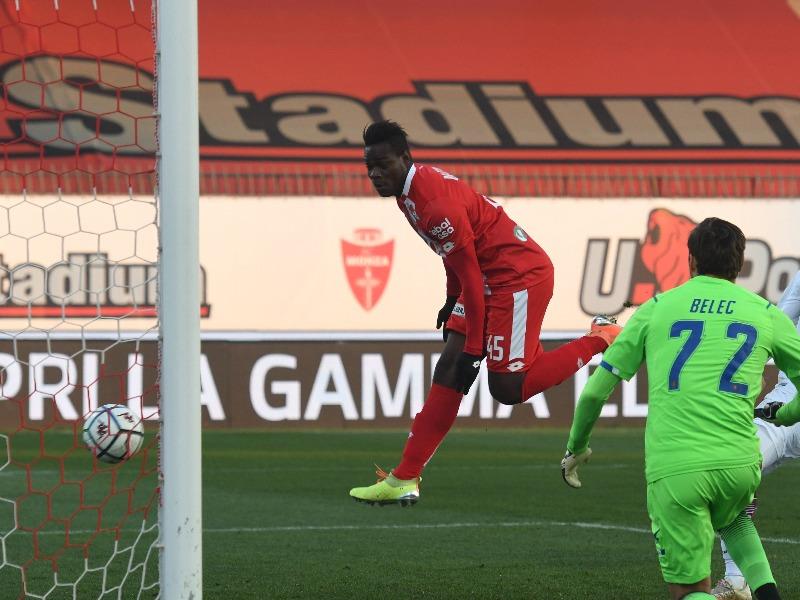 Гол Балотелли в ворота Салернитаны, monzacalcio.com