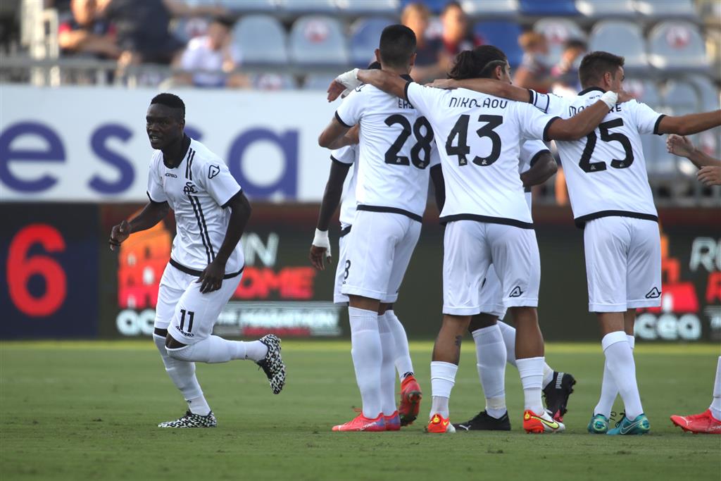 Радость в матче с Кальяри, Getty Images