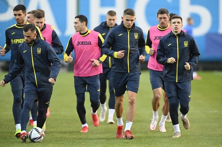 Александр Пихаленок (справа) в сборной Украины, УАФ