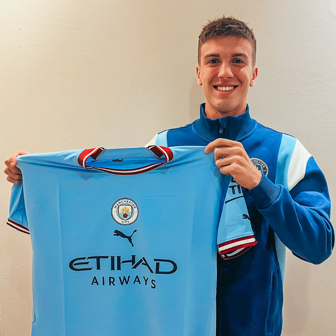 twitter.com/ManCity