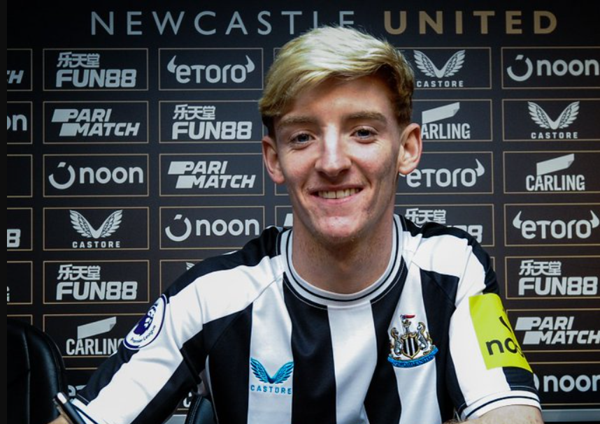 Ентоні Гордон, Ньюкасл Юнайтед