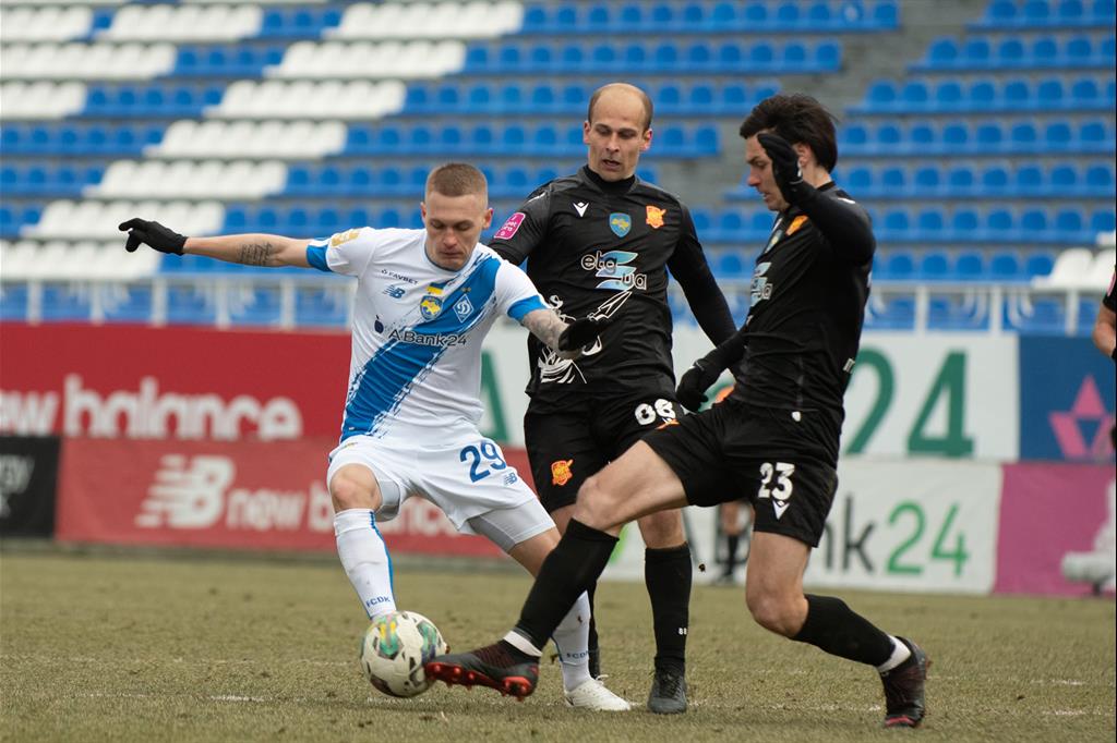 Буяльського гравці Ковальця зустрічали по двоє — по троє / ФК ДИНАМО