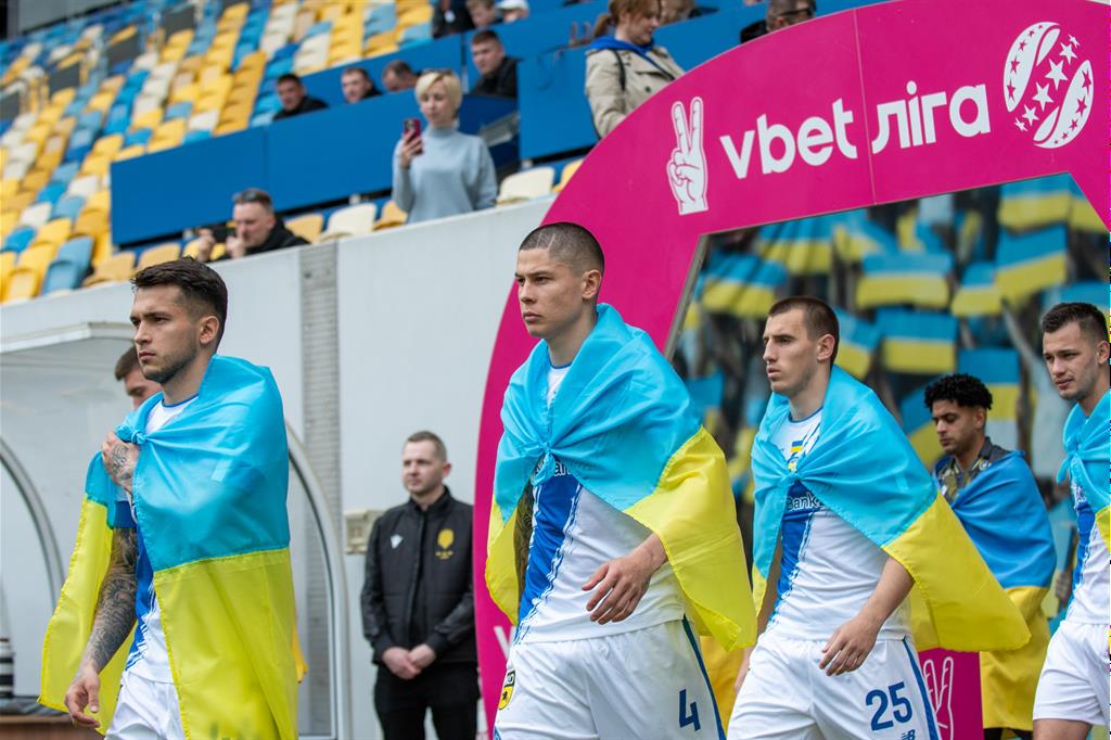 ...А зараз Попов уже давно основний захисник команди / ФК ДИНАМО