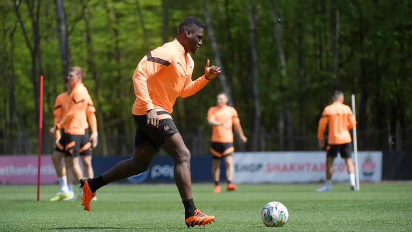 Бомбардир / ФК ШАХТАР