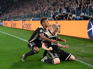 Фото с матча Ювентус - Аякс