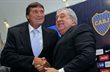 Хулио Сесар Фальсиони и президент Боки Хорхе Амеаль, Reuters