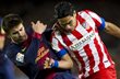 Пике против Фалькао, fcbarcelona.com