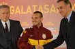 Уэсли Снайдер на своей собственной презентации, galatasaray.org