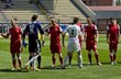 Игроки Металлугра приветствуют футболистов Ворсклы, фото Борис Дворный, Football.ua