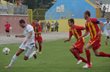Каблашу (с мячом) Мостовой и Степанов не дали развернуться, fczirka.com.ua