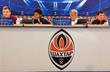 Луис Адриано и Мирча Луческу (в центре), twitter.com/FCShakhtar_eng