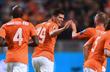 Нидерланды празднуют гол Хунтелаара, Getty Images