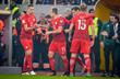 Поляки празднуют первое взятие ворот в матче, uefa.com