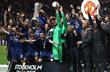 Манчестер Юнайтед с кубком Лиги Европы, Getty Images