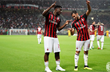 кессье и чалханоглу отмечают взятие ворот, twitter.com/acmilan