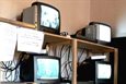 Между двумя телевизорами