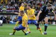 Ларссон и Свенссон останавливают Джеррарда, фото И. Хохлова, Football.ua