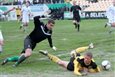 Шупик против Романенко - первая желтая, первый пенальти, фото Олега Дубины, Football.ua