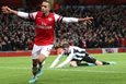 Хет-трик на счету Уолкотта, фото sportinglife.com
