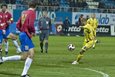 Назаренко забивает второй гол, фото Ильи Хохлова, специально для Football.ua
