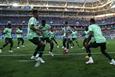 Сборная Нигерии на предматчевой разминке, FIFA.com