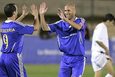 Зидан поздравляет Эчеберрию, www.gazzetta.it