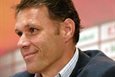 Трижды обладатель Золотого мяча - легендарный Марко ван Бастен