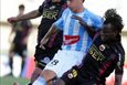 Альваро Мельо (в центре) снова забил - deportes.orange.es