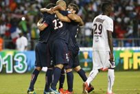 Алекс принимает поздравления, psg.fr