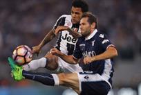 Дани Алвес в борьбе с Сенадом Луличем, Getty Images