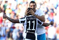 буффон и дуглас коста, getty images