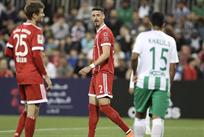 Сандро Вагнер (в центре), твиттер баварии