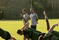 Сергей Ребров следит за тренировочным процессом