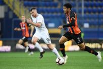 Тайсон против Силаса, ФК Шахтер