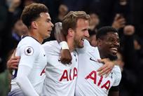 Харри Кейн (по центру), twitter.com/SpursOfficial