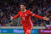 Киффер Мур, twitter.com/fawales