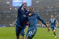 Пас пяткой Игуаина и сольный проход Дугласа Косты — скилл дня по версии УЕФА