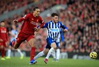 Ван Дейк в борьбе за мяч, Getty Images