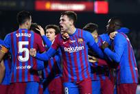 Радость игроков Барселоны, getty images